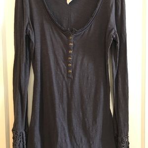 Women’s sexy poet top